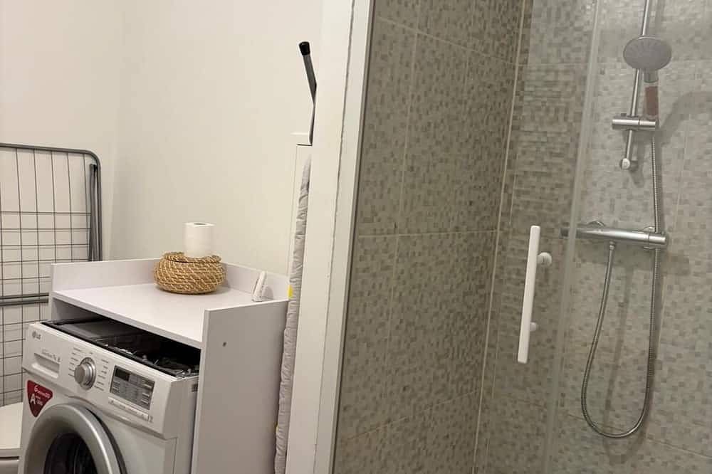 Apartamento entero, 2-room apartment ideally located: walk to the train station/Villepinte/Cdg/Paris exhibition center in Aulnay-sous-Bois, Sena-Saint Denis