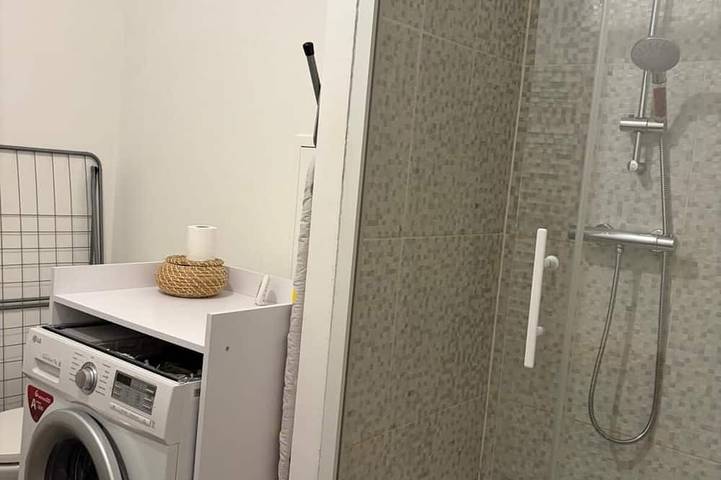 Ganze Wohnung, 2-room apartment ideally located: walk to the train station/Villepinte/Cdg/Paris exhibition center in Aulnay-sous-Bois, Seine-Saint-Denis