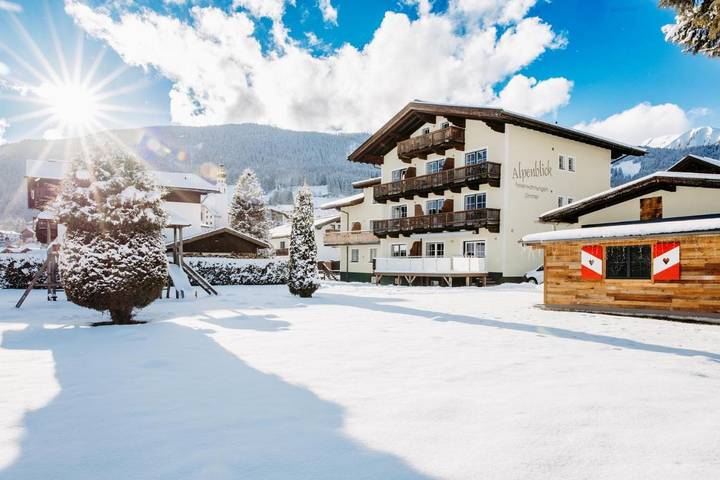 BnB für 3 Personen, mit Balkon und Terrasse sowie Garten und Ausblick in Lermoos