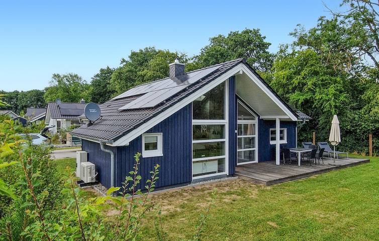 Ferienhaus für 8 Personen, mit Sauna und Terrasse sowie Garten - 1