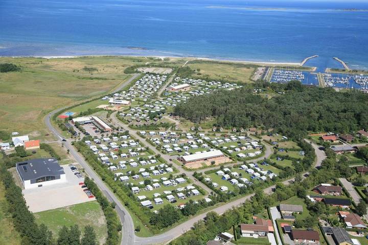 Camping für 2 Personen, mit Terrasse und Garten sowie Pool in Nordjütland
