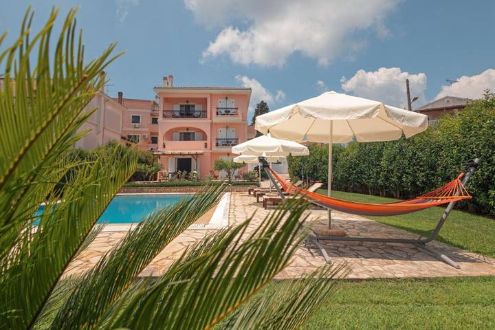 Διαμερίσματα διακοπών για 5 άτομα, με κήπο και μπαλκόνι στον Ποταμό