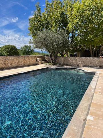 Location de vacances pour 3 personnes, avec piscine et vue ainsi que terrasse et jardin, animaux acceptés à Saint-Privat-de-Champclos - 2