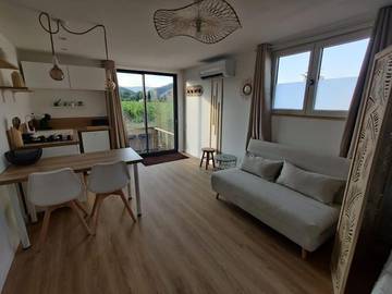 Location de vacances pour 2 personnes, avec balcon et vue à Saint-Jean-de-Fos