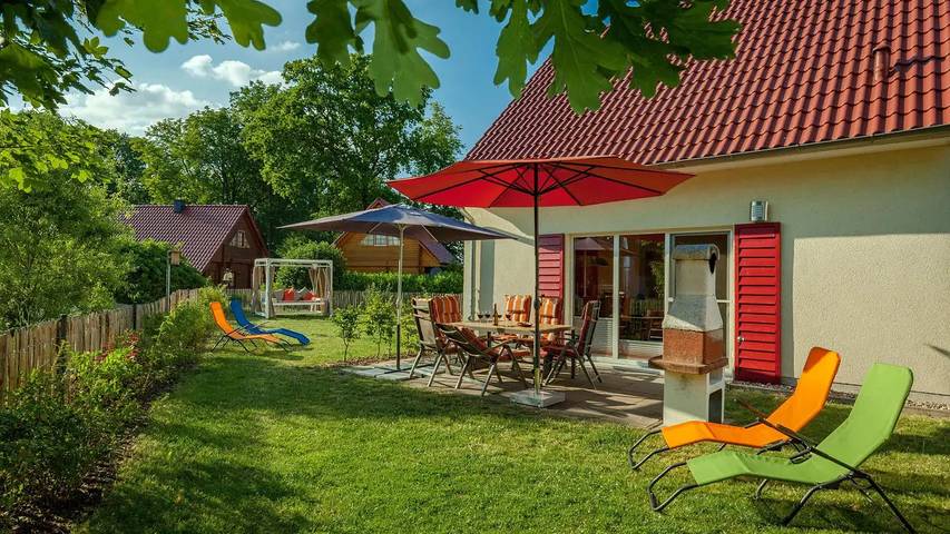 Ferienhaus für 6 Personen, mit Terrasse und Garten am Fleesensee