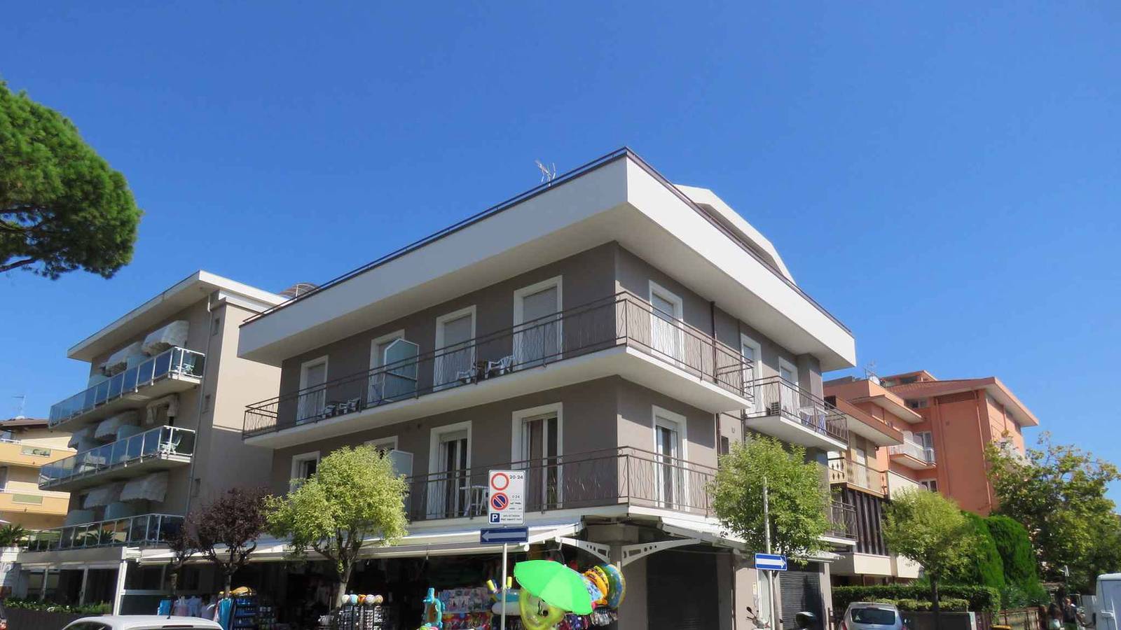 Entire holiday apartment, Holiday apartment with balcony in close proximity to the beach  in Fogliano Marina, Riccione