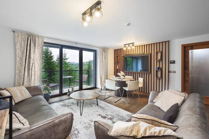 Ferienwohnung für 6 Personen, mit Balkon und Sauna sowie Ausblick in Spindlermühle