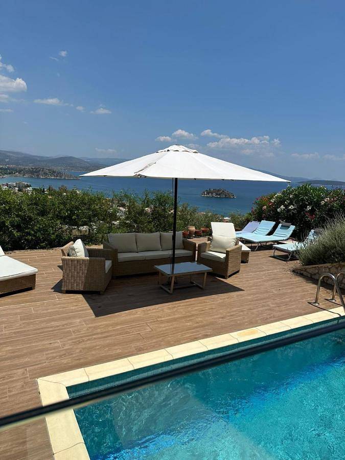 Ferienhaus für 6 Personen, mit Ausblick und Garten sowie Pool in Tolo