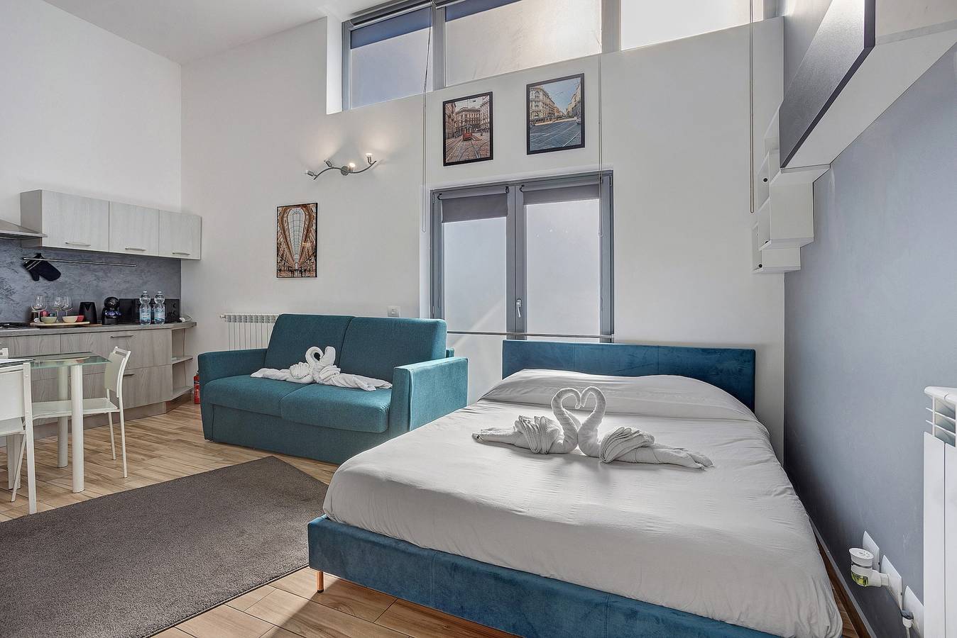 Entire studio, Spacious Family & Group Apartment at Navigli - Metro & Duomo in Milan, Milan Province