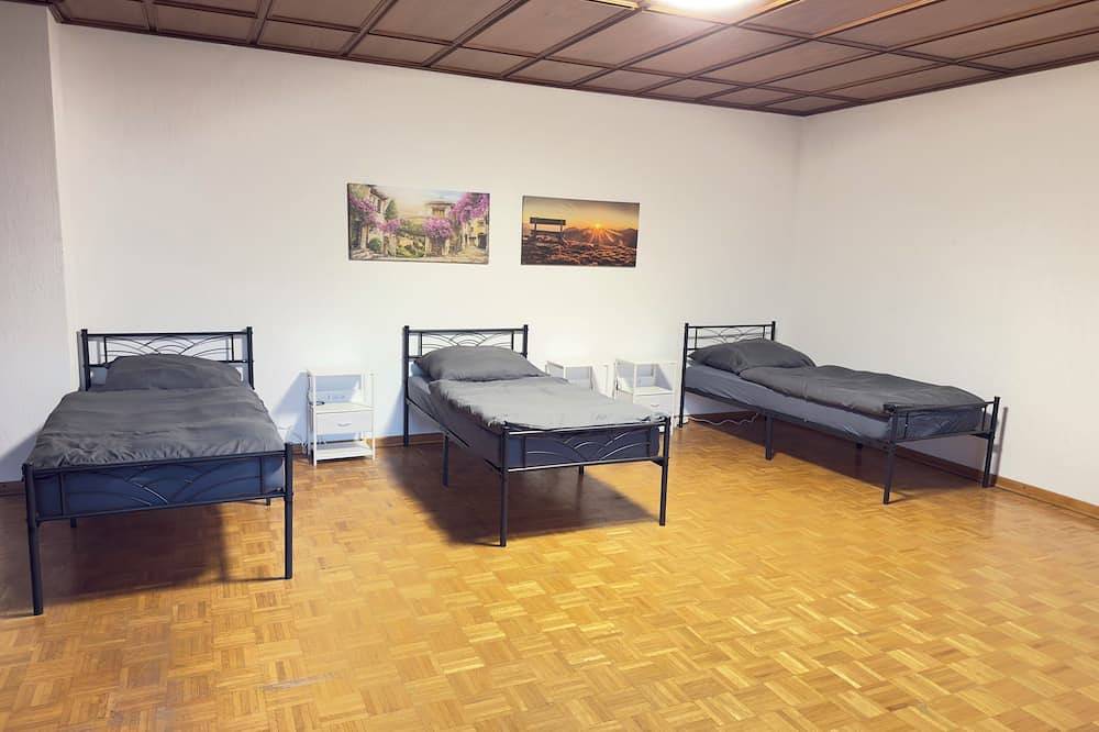 Appartamento intero, Comfortable group apartment in Leverkusen with garden & large kitchen in Leverkusen, Bergisches Land
