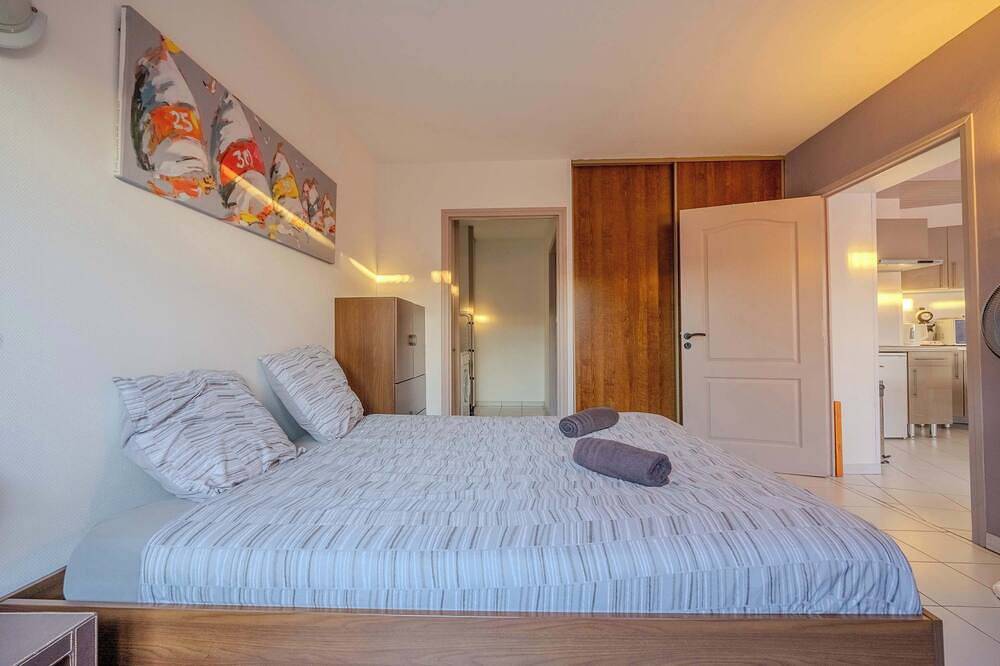 Entire apartment, Dunes Apart-Hotel - Kiwi Residence in Aytré, La Rochelle region