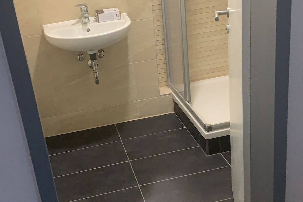 Ganze Wohnung, 2 Zimmer Ferienwohnung Zentrum, Hauptbahnhof Dresden Unweit Einkauf Markte in Cotta, Dresden