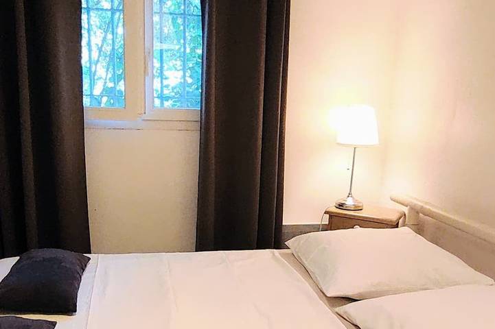 Gîte pour 4 personnes, avec terrasse ainsi que sauna et jardin, animaux acceptés à Mimet - 2