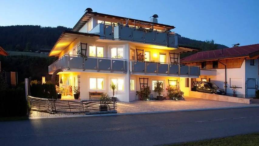 Ferienwohnung für 4 Personen, mit Balkon und Terrasse in Fieberbrunn - 2