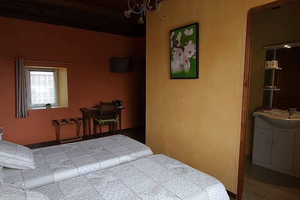 Habitación acogedora en casa histórica con parque y caballos in Choye, Alto Saona