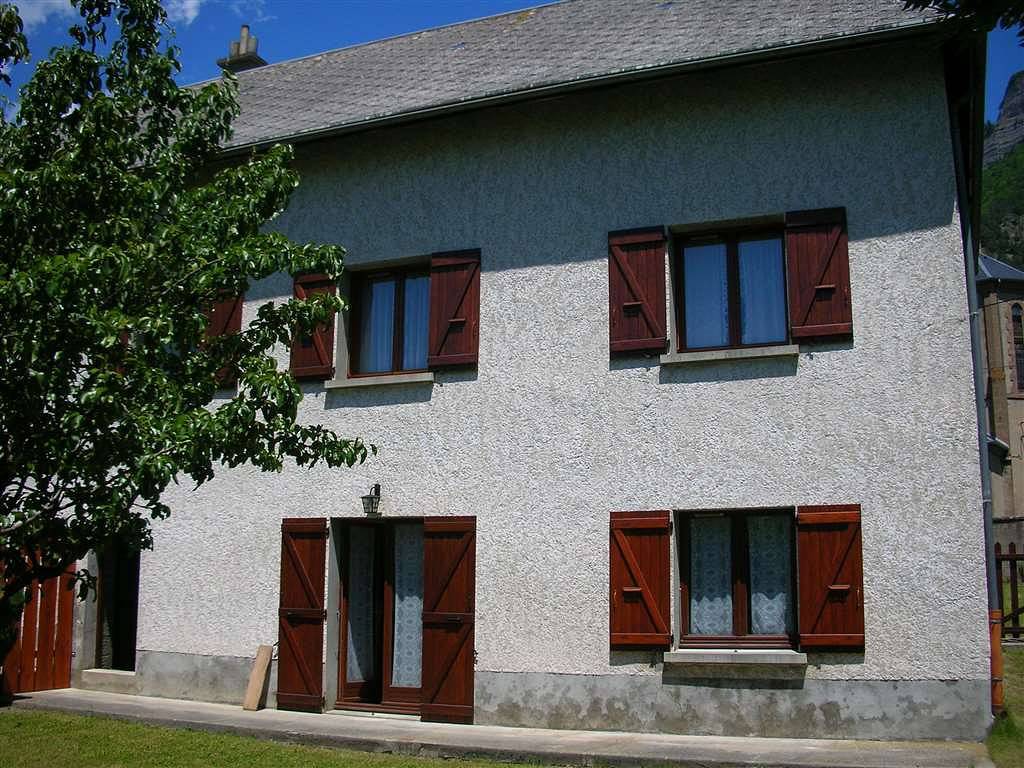 Gite am Flussufer mit Parkplatz, Garten und babyfreundlicher Ausstattung in Le Périer, Nationalpark Écrins