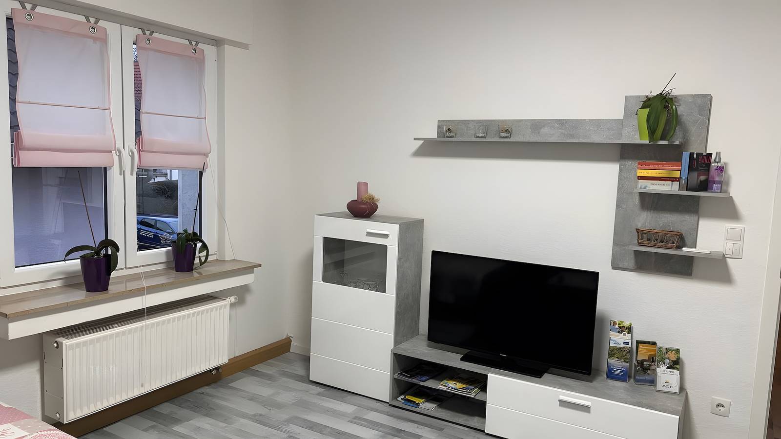Ganze Wohnung, Ferienwohnung 'Auf dem Traumpfad' mit Gemeinschaftsterrasse, privatem Garten & Wlan in Ettringen, Osteifel