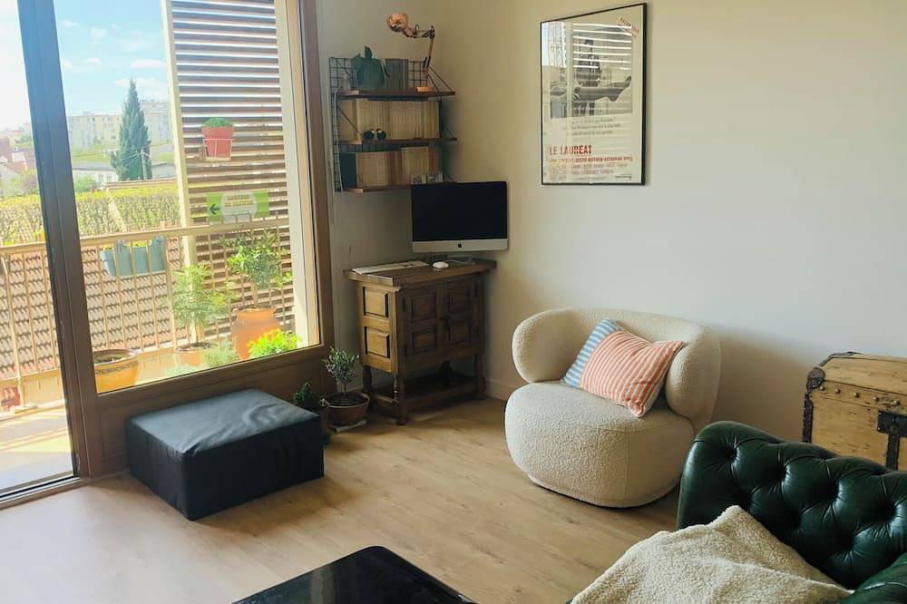 Bed and breakfast  in Montreuil, Senna-Saint-Denis
