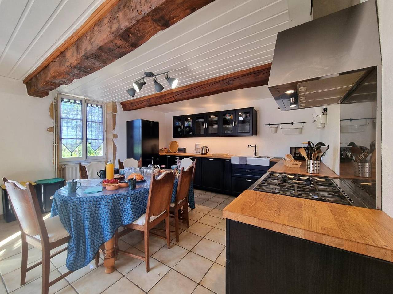 Maison paisible avec animaux admis - 15 pers. in Saint-Hilaire-sous-Charlieu, Région de Roanne