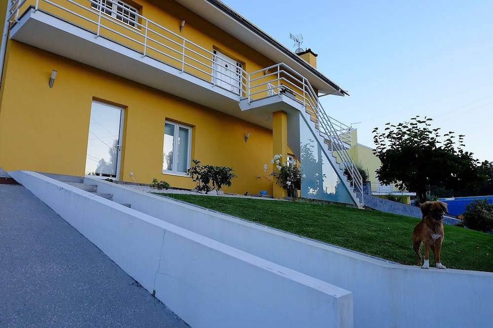 Moderna casa amueblada de 2 dormitorios, terraza de 40 m 25 km Oporto in Santa Maria da Feira, Distrito de Aveiro
