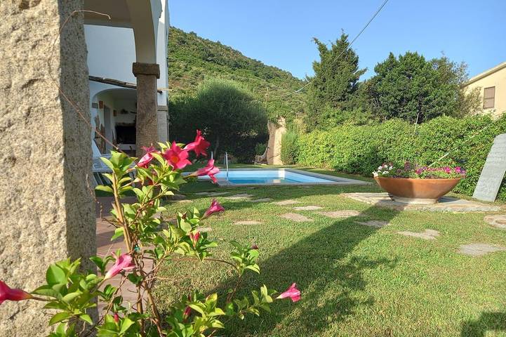 Casa vacanza per 4 persone, con piscina e giardino nonché terrazza - 1