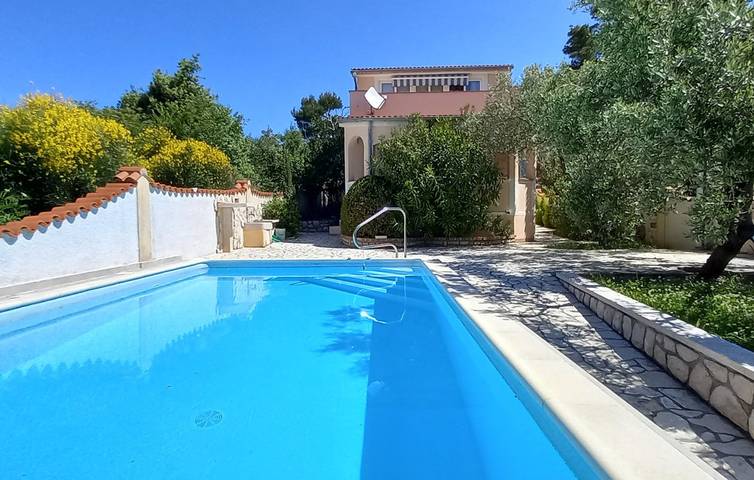 Villa für 6 Personen, mit Garten und Terrasse auf Rab - 2