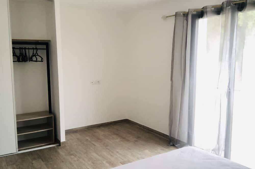 Geheel appartement, U Primu - Spacious, quiet apartment Aléria in Aléria, Corte en omgeving