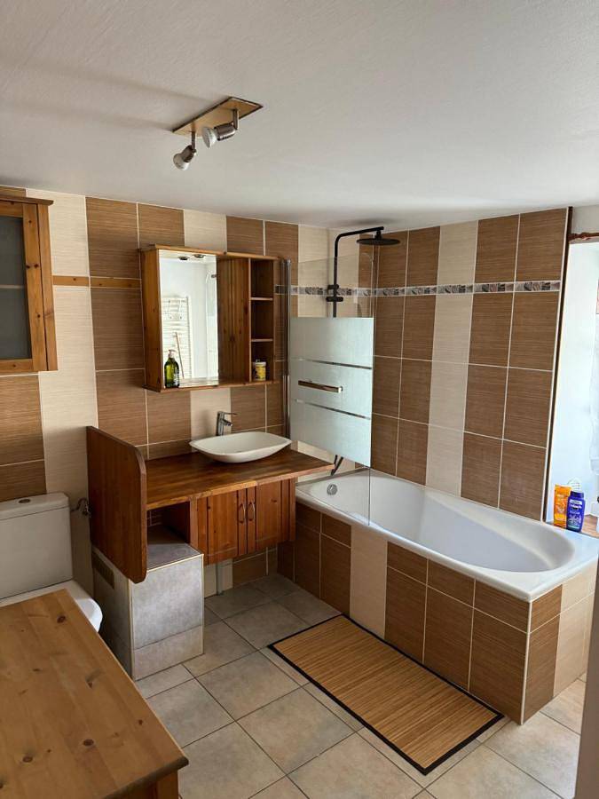 Location de vacances pour 8 personnes, avec vue et jardin, animaux acceptés à Vaulx - 2