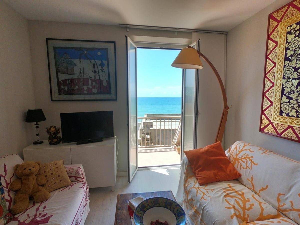 Rosso Tramonto luxury-white- Ladispoli, Lungomare Regina Elena 58 in Ladispoli, Provincia di Roma