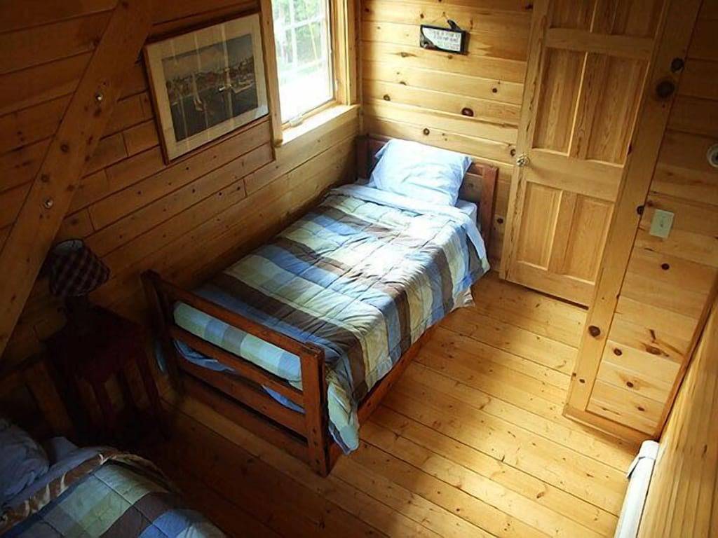 Schoodic Escape - Katahdin Region Lakeside Cabin in Piscataquis County