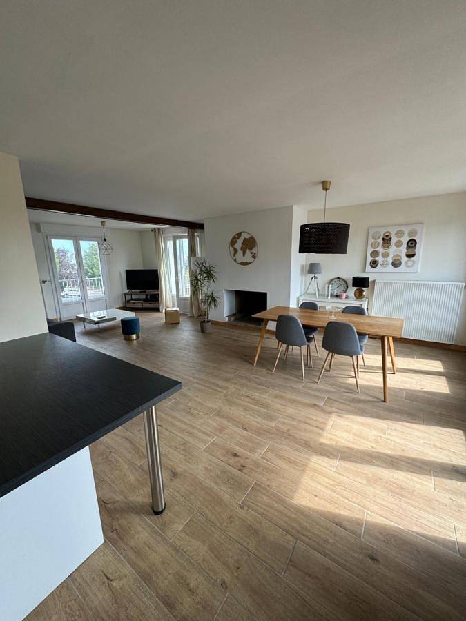Appartement entier, Apartment in Saint-Martin-des-Champs, Région de Morlaix