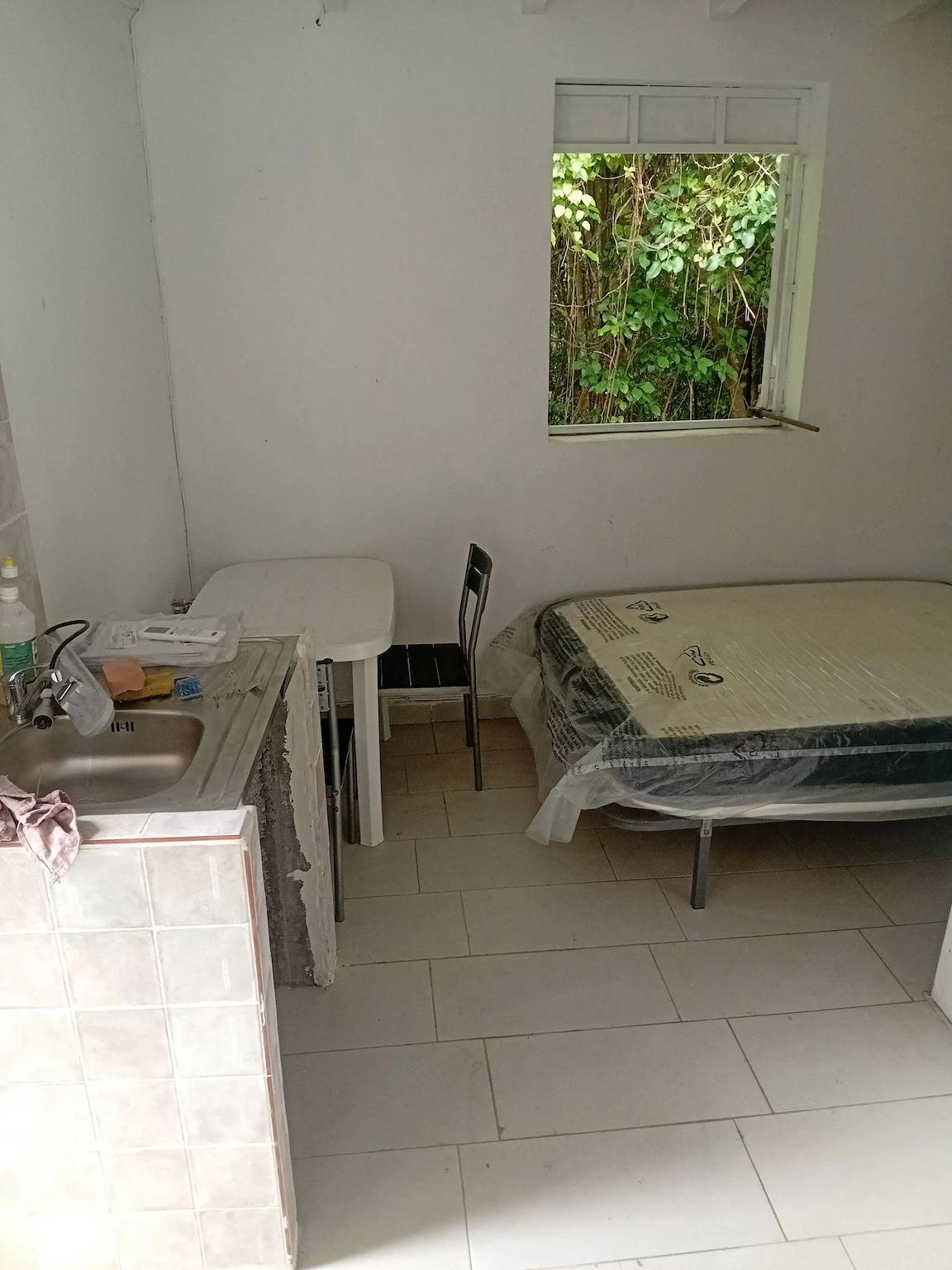 Moderno Bungalow en Les Abymes con Terraza 70 m² in Les Abymes, Guadalupe