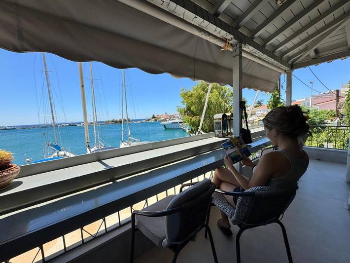 Gîte pour 4 personnes, avec balcon et vue dans Pythagoreio
