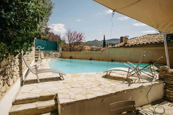 Maison de vacances pour 8 personnes, avec Terrasse ainsi que Jardin et Piscine à Apt