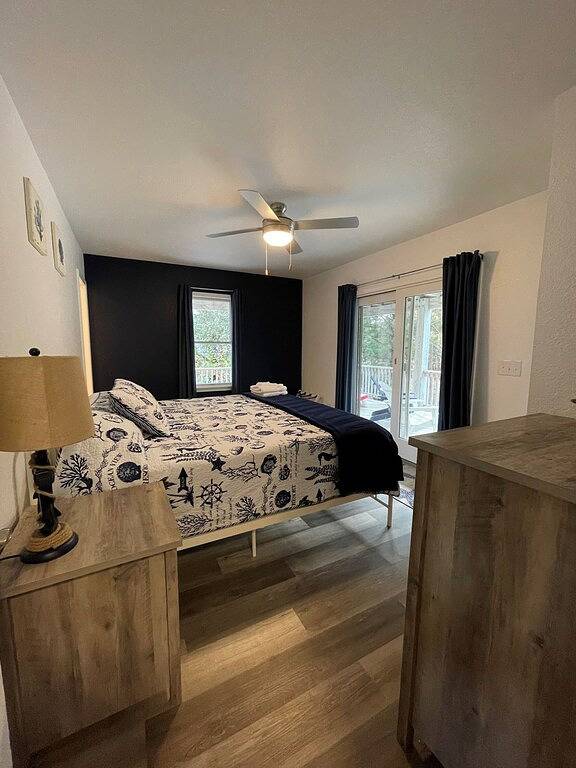 Vacation rental for 17 people, with yard and hot tub in Corolla