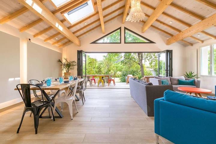 Gîte pour 10 personnes, avec jardin et terrasse à Dijon - 2