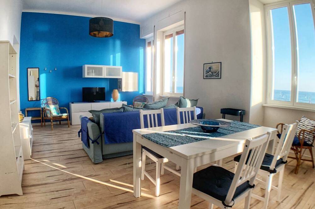 Entire apartment, The Window On The Sea - Amazing Apt. on the Beach in Ostia, Rome