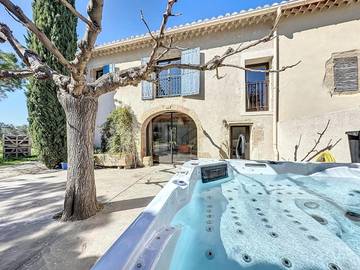 Location de vacances pour 4 personnes, avec vue et jardin à Cavaillon