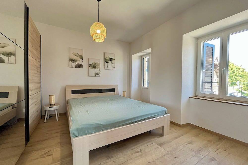 Appartamento intero, Hosthelp - Les Balises Spacious 2-room apartment fully renovated in La Grande-Béroche, Three-Lakes
