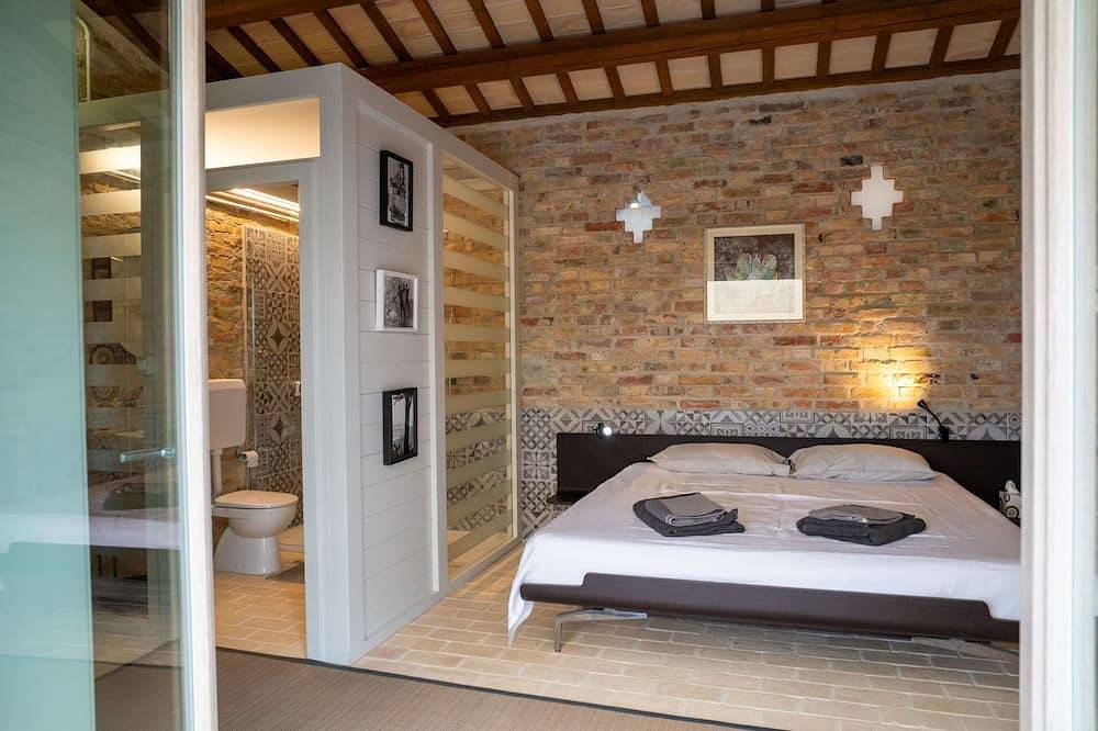 Wonderful  villa with hot tub, A/C, Wifi, patio, pets allowed, panoramic view and parking in Città Sant'Angelo, Città Sant'Angelo region