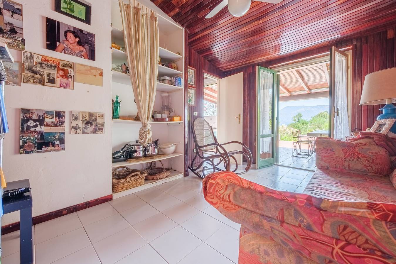 Villa 'Anna Maria' with Sea View, Private Terrace and Wi-Fi in Vulcano