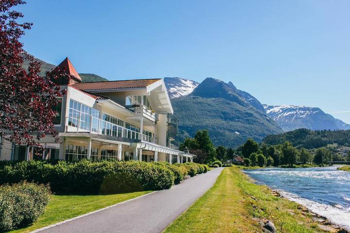 Hôtel pour 3 personnes, avec vue sur le lac ainsi que vue et jardin dans Loen - 2