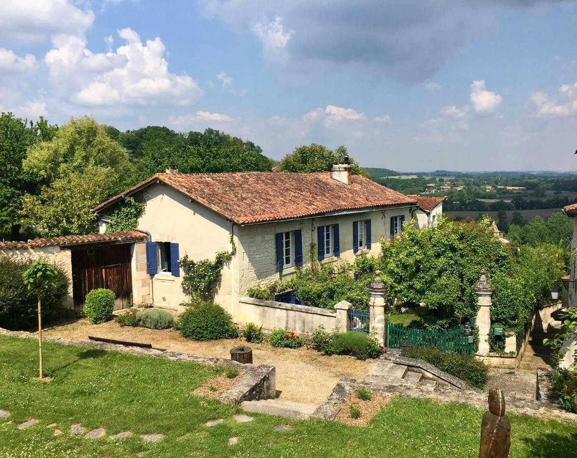 Double Room with Garden View in Aubeterre-sur-Dronne, Charente