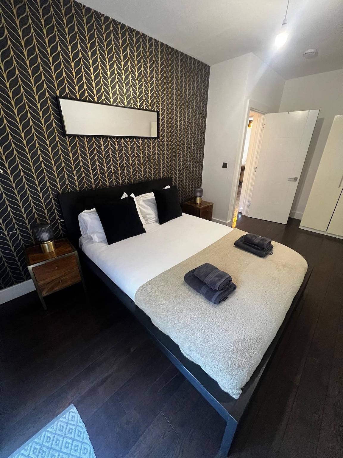 Apartamento entero, River & Hospital Base, Kings Road Retreat - No2 in Reading, Berkshire
