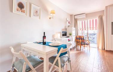 Holiday Apartment for 3 People in Benalmádena Costa, Benalmádena, Photo 2