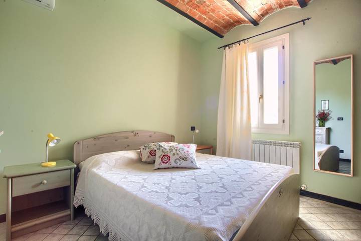 Residenz für 2 Personen, mit Pool und Balkon/Terrasse in Imperia - 4