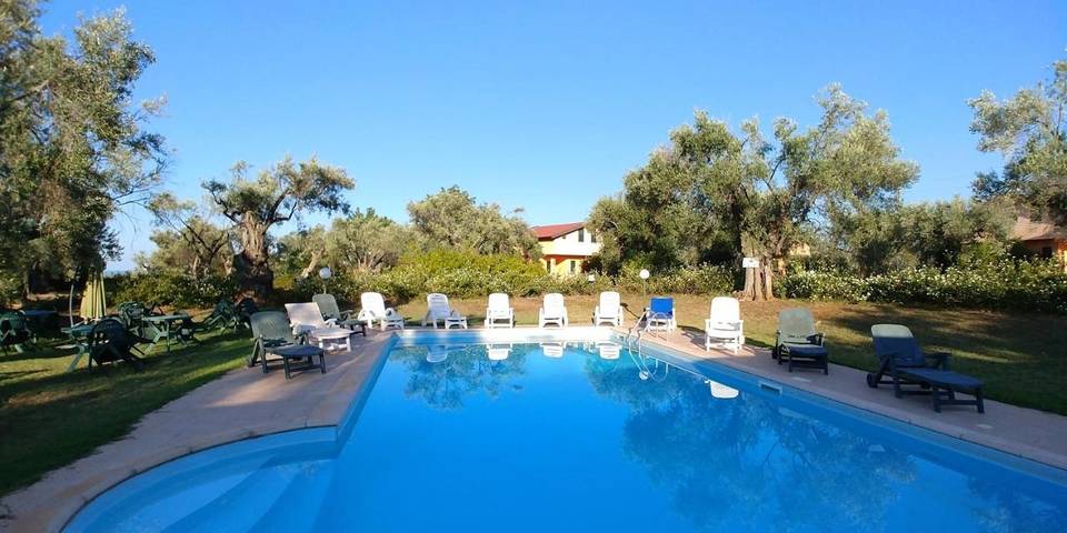 Casa vacanza per 2 persone, con Terrazza e Giardino nonché Piscina e Panorama a Rossano