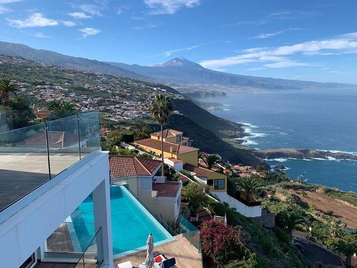 Villa "Crystal Ocean Villa" avec vue sur la mer, piscine chauffée et Wi-Fi. in El Sauzal, Tenerife du Nord
