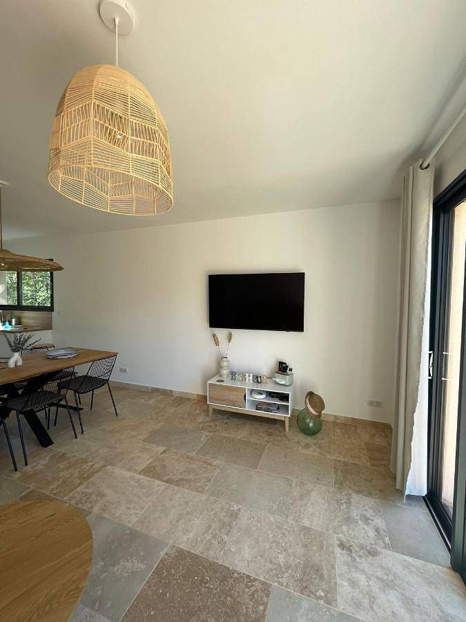 Location de vacances pour 6 personnes, avec jardin et piscine à La Verdière - 4