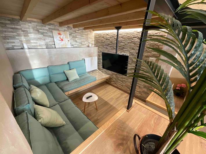 Hel lejlighed, Can Padrosa Mini Loft 3 – Modern Retreat with Shared Pool Near Costa Brava in Riumors, Upper Empordà